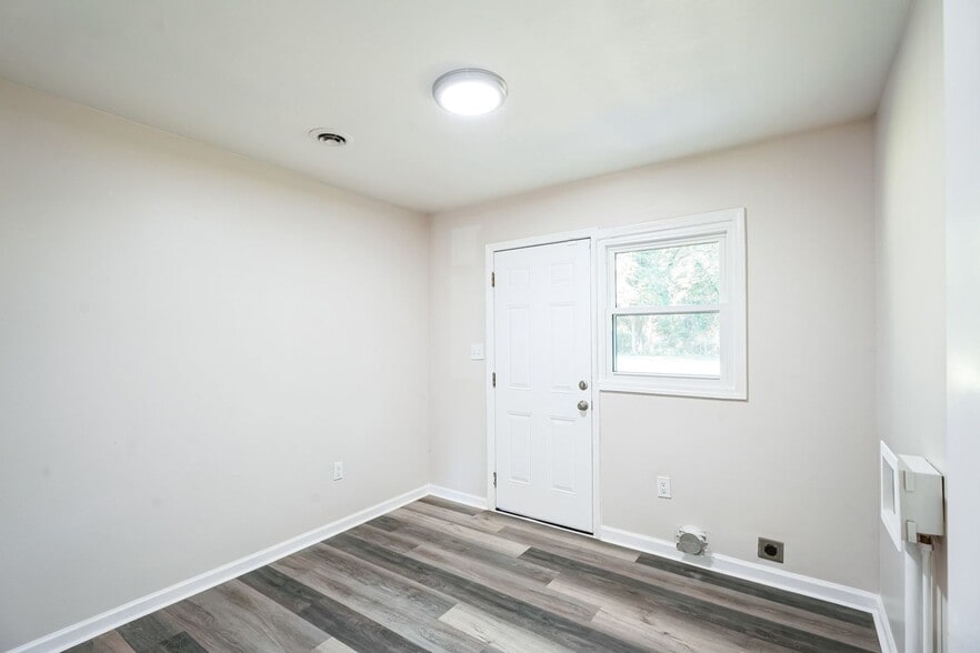 Building Photo - 309 Lagrange St
