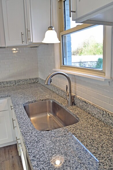 Building Photo - 4020 Ames Dr