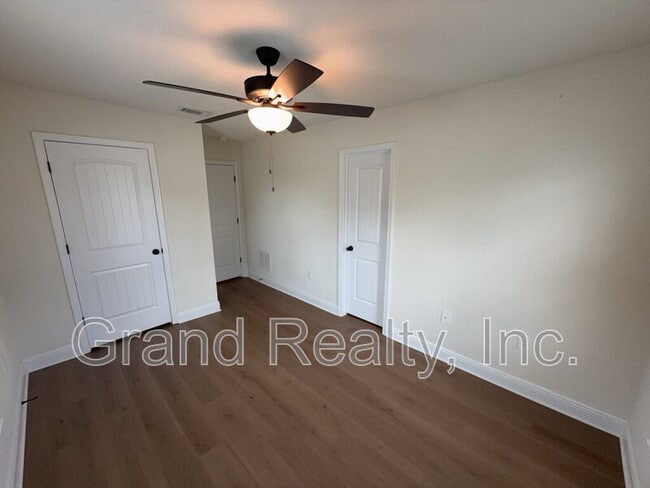 Building Photo - 4417 Village Oak Ln