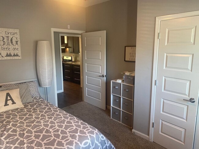 Building Photo - Beautiful 4 BR 2 bath in Prospect Ridge area