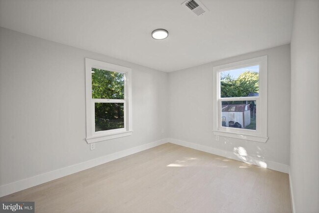 Building Photo - 821 S Woodlynn Rd