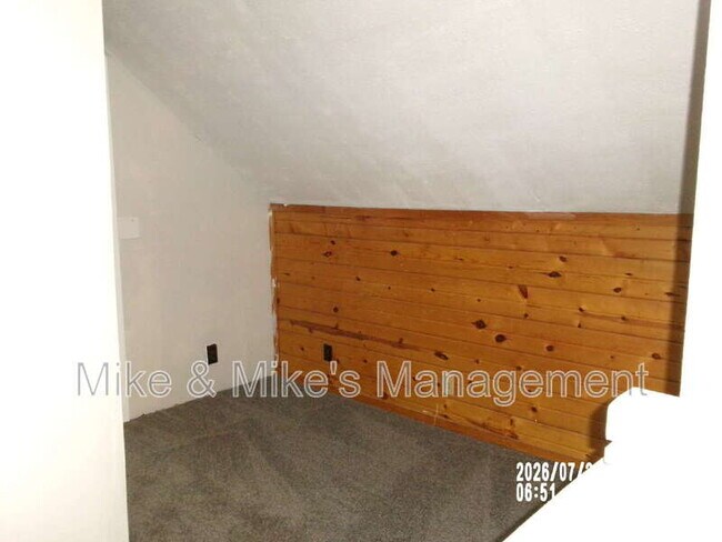 Building Photo - 403 N 61st St