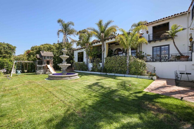 Building Photo - 6690 La Jolla Scenic S Dr
