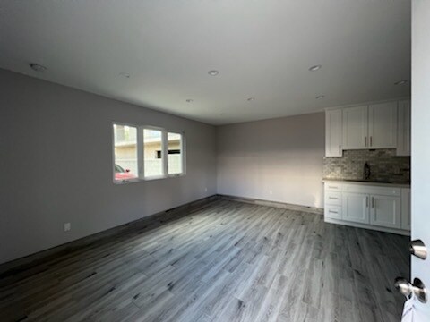 Building Photo - 541 E Palmer Ave