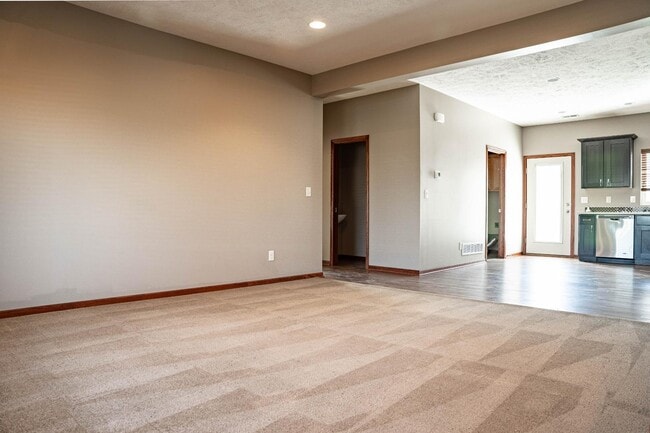 Building Photo - 1139 SW 6th St