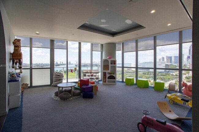 Building Photo - 1100 Biscayne Blvd