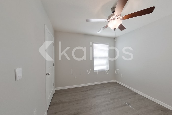 Building Photo - 8620 SW 43rd Ter