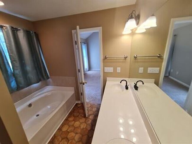 Building Photo - Thorington Trace in East Montgomery