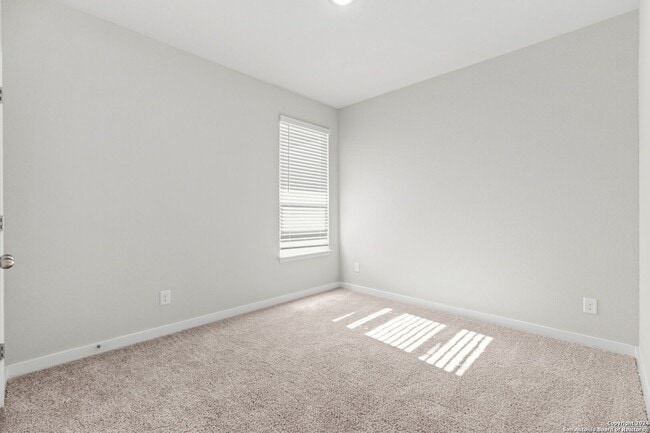 Building Photo - Stunning 4-bedroom, 3-bathroom Luxury Duplex on a HUGE Corner Lot!