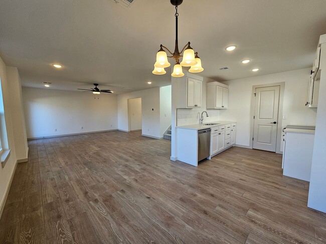 Building Photo - (3) Bed/(2.5) Bath Townhome Avail NOW! New Construction!