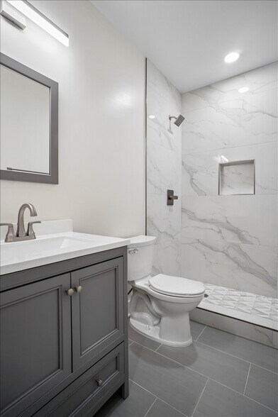 Building Photo - 329 16th St SE