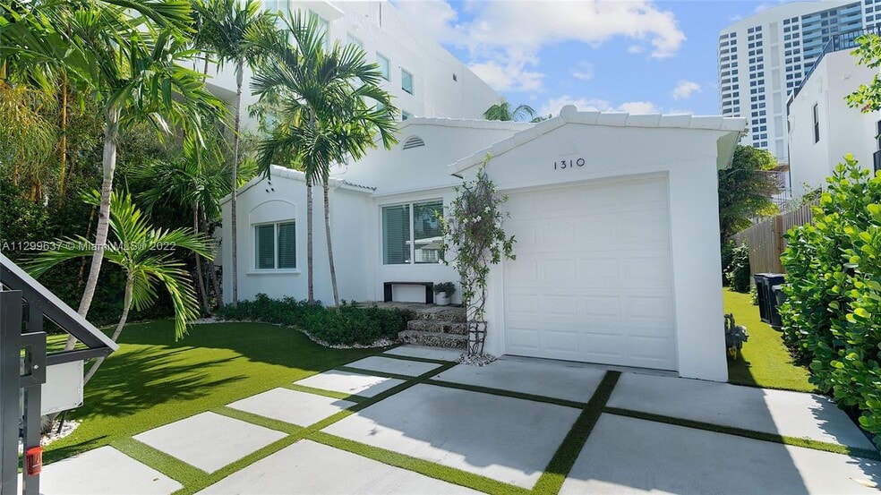 Building Photo - 1310 Flamingo Way