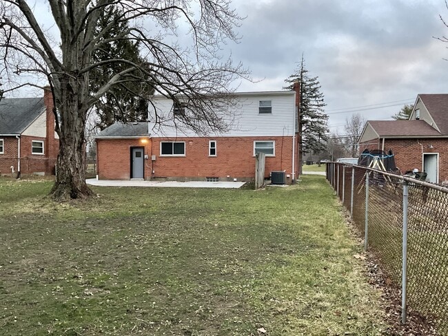 Building Photo - 530 Western Row Rd