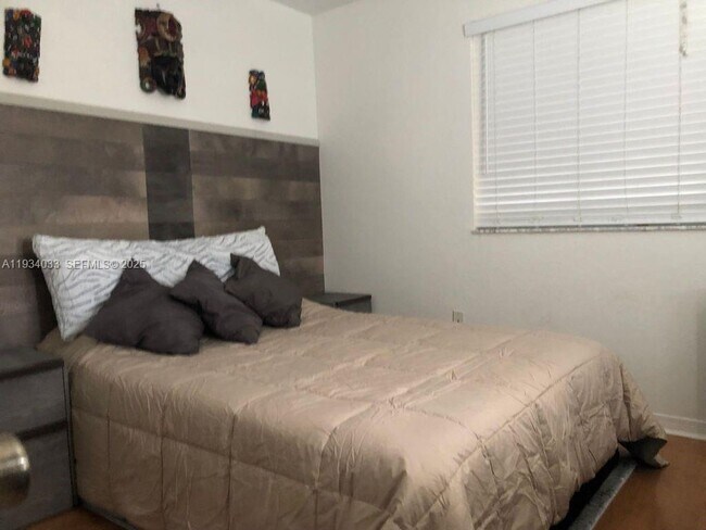 Building Photo - 8826 W Flagler St