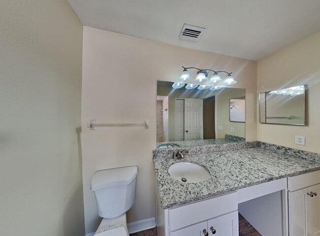 Building Photo - 3651 SW Voyager St