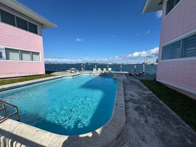 Building Photo - 7921 East Dr