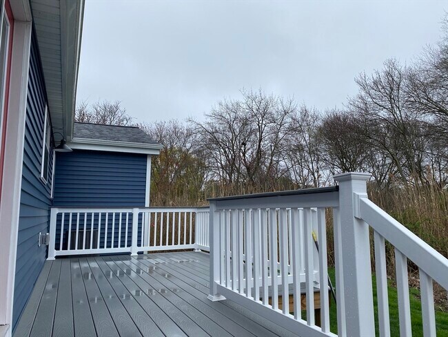 Building Photo - 27 Lees River Dr