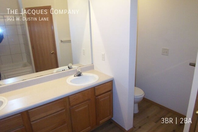 Building Photo - 901 W Dustin Ln