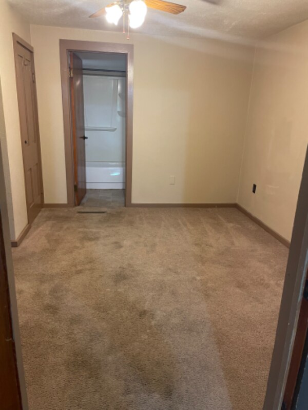 Building Photo - 285 Creekview Rd