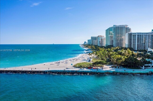 Building Photo - 10275 Collins Ave