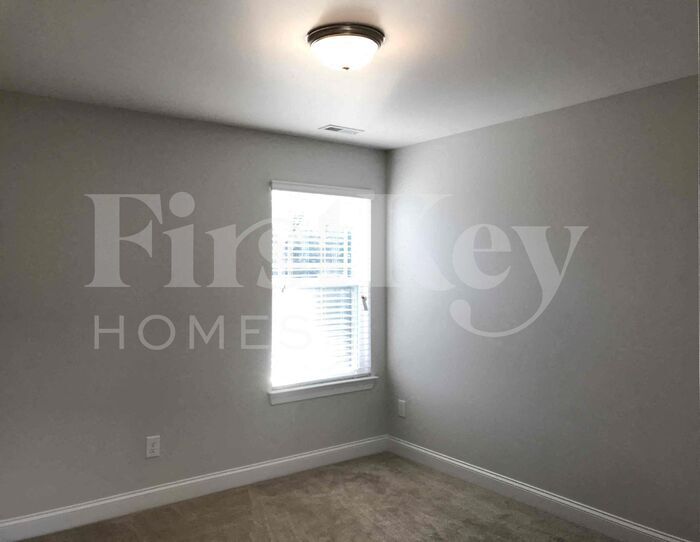 Building Photo - 1433 Paulonia Way