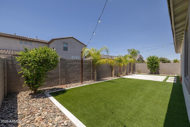 Building Photo - 9756 E Seismic Ave