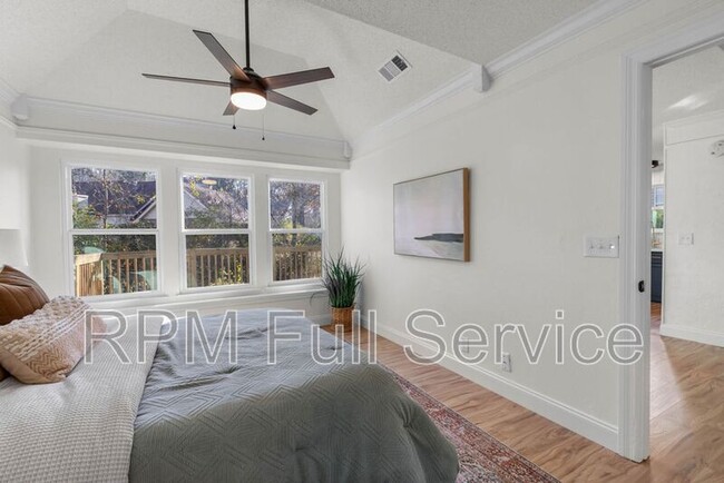 Building Photo - 4745 Aaron Dr