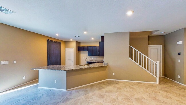 Building Photo - Beautiful 4-bedroom, 3-bath home with a loft.