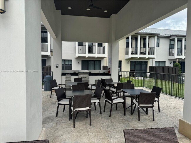 Building Photo - 10400 NW 58th Terrace