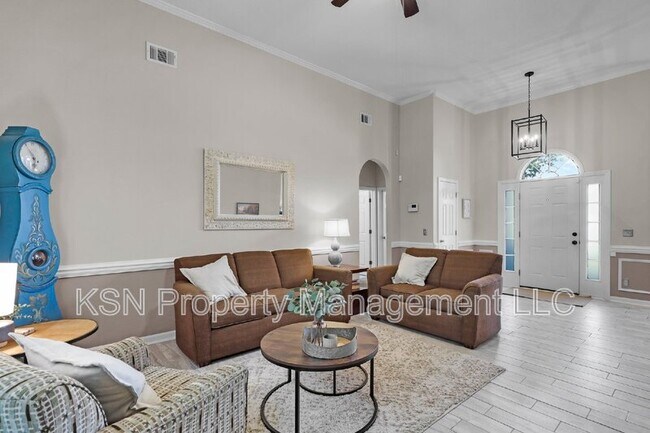 Building Photo - 121 Tappan Zee Dr