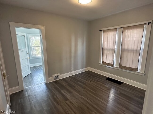 Building Photo - 3342 Desota Ave