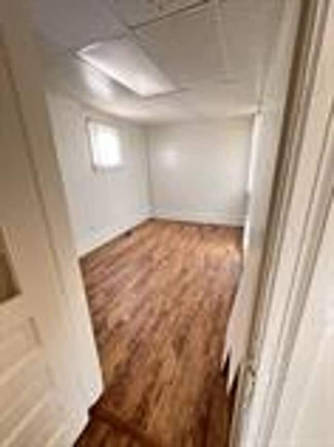 Building Photo - 1227 12th Ave