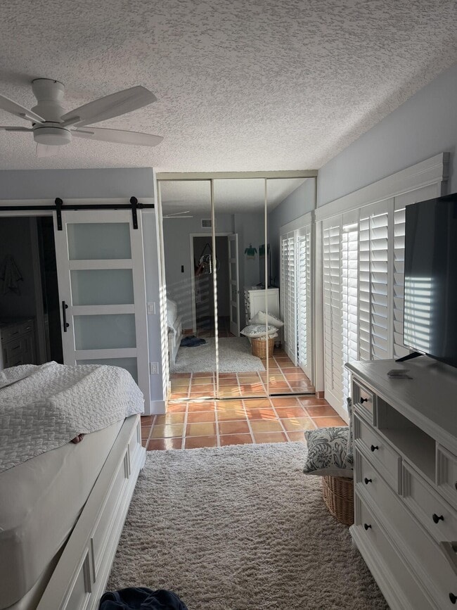 Building Photo - 1518 15th Ct