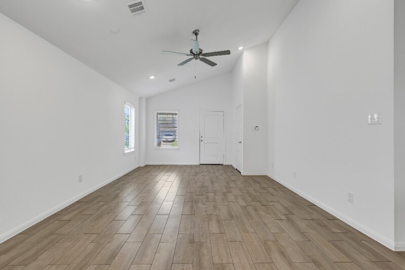 Building Photo - 8043 Cypress Bonsai Dr