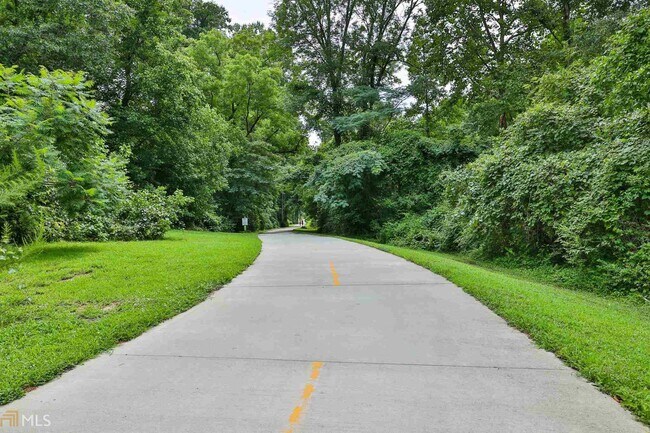 Building Photo - 1026 Sims Ave NW