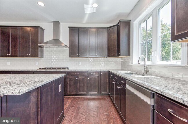 Building Photo - 3100 Greenway Blvd