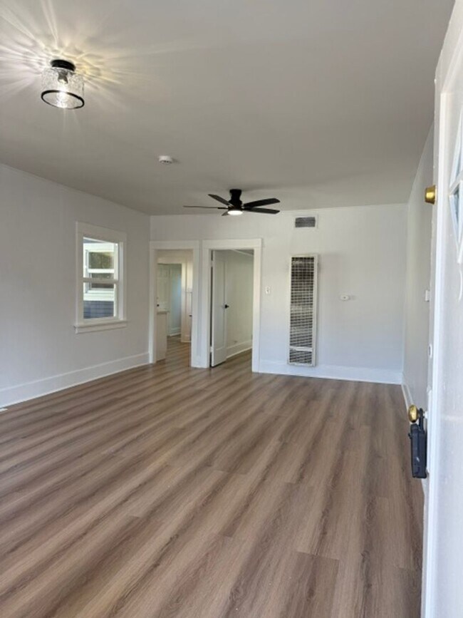 Building Photo - Jannsen Property