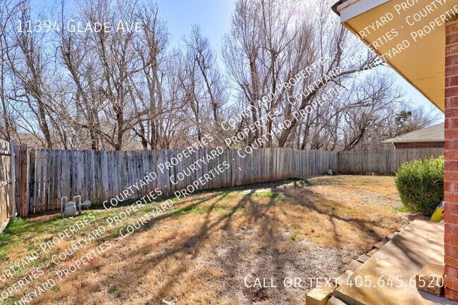 Building Photo - 11394 Glade Ave