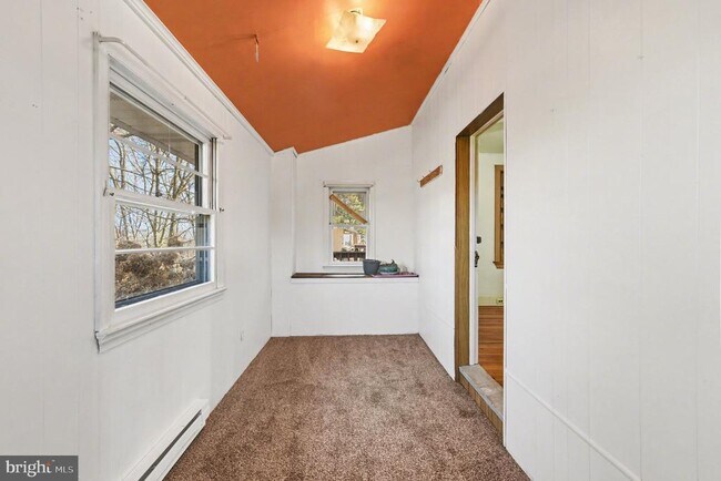 Building Photo - 939 Gravel Pike