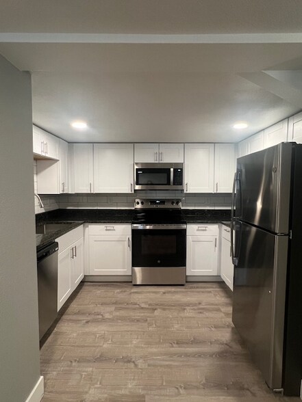 Building Photo - 1427 9th Ave