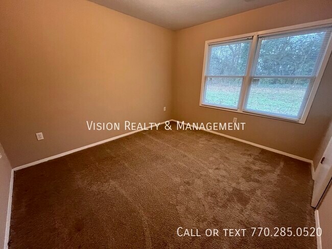 Building Photo - 12 S Creek Rd