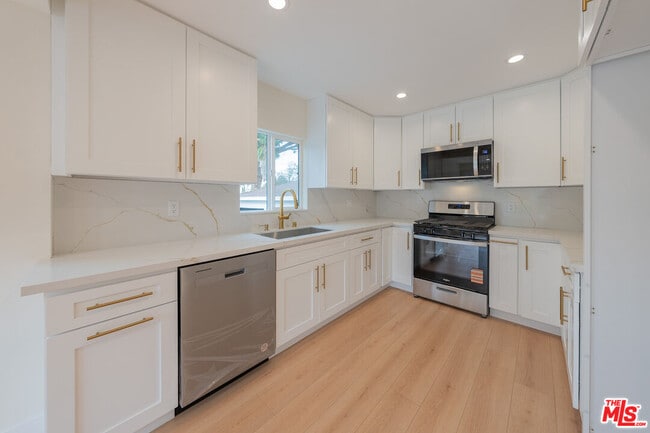 Building Photo - 7755 Day St