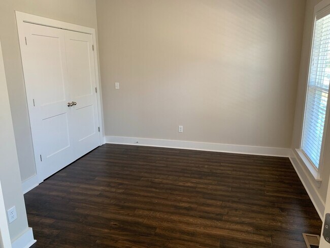 Building Photo - 225 22nd St