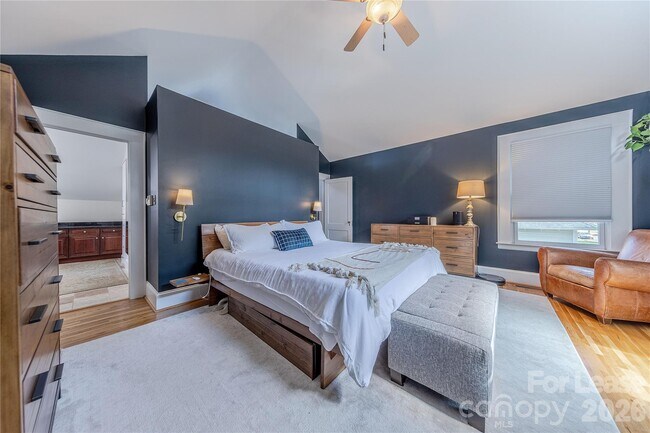 Building Photo - 2101 Dartmouth Pl