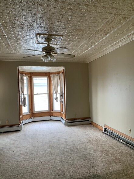 Building Photo - 106 Broadway