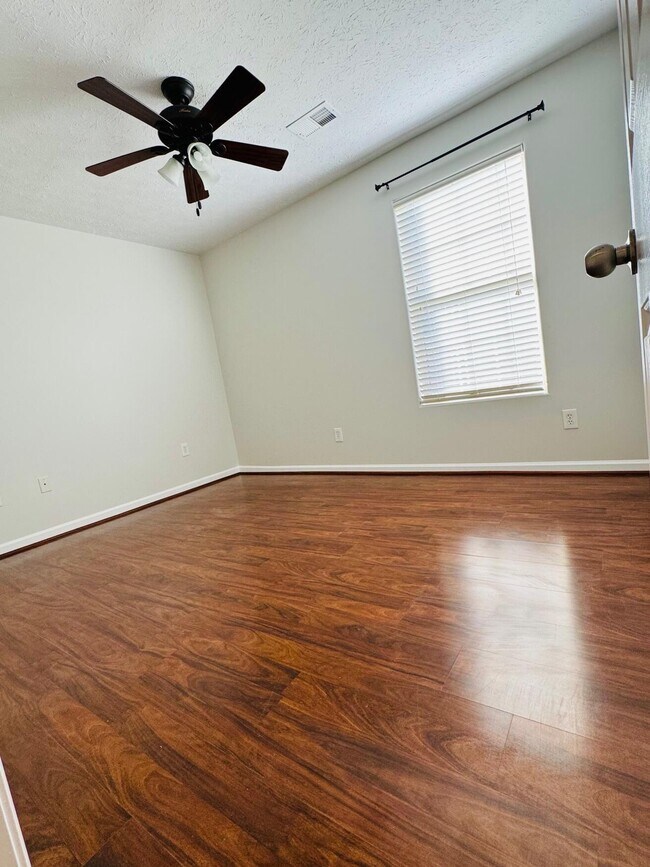 Building Photo - 3072 Prichard Dr