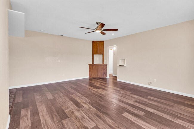 Building Photo - Patricia Lane