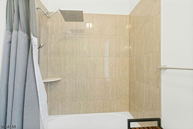 Building Photo - 62 Parkside Ln