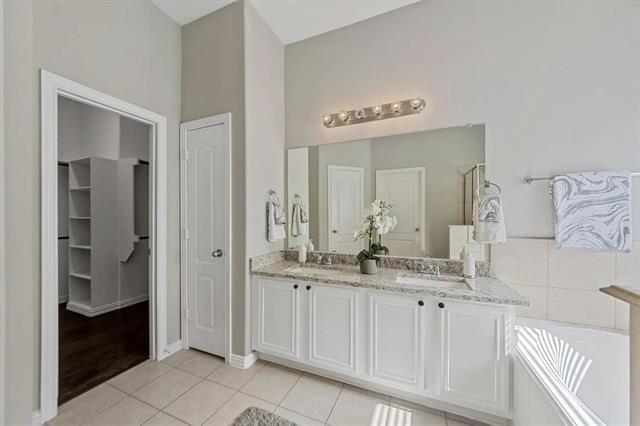 Building Photo - 11913 Summer Springs Dr