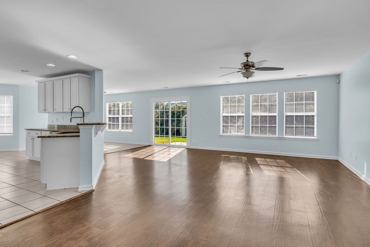 Building Photo - 2233 Blakers Blvd